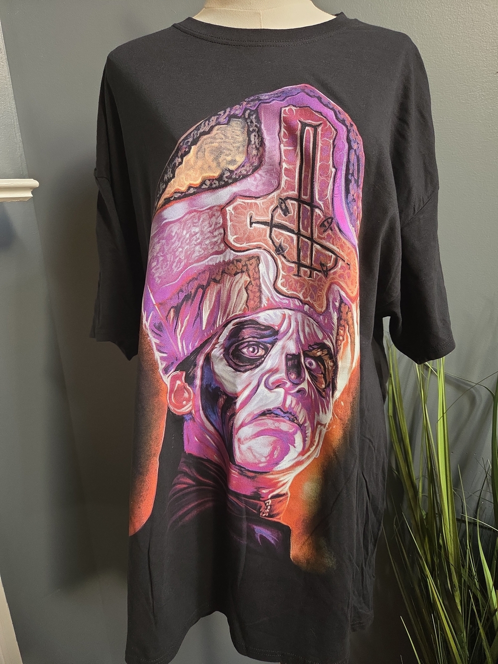 Ost Black Short-Sleeve Tee with Purple and Orange Graphic NWOT- 2XL